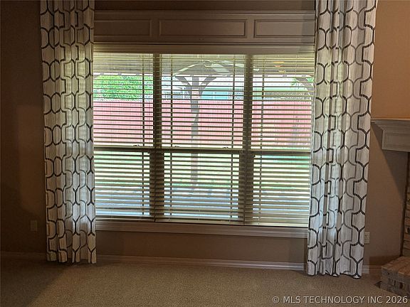 4th image of 14705 Courtney Ln