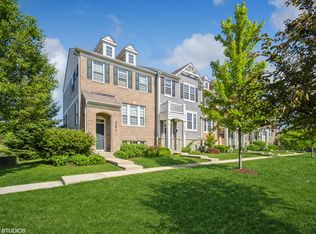 3291 Coral Ln, Glenview, IL