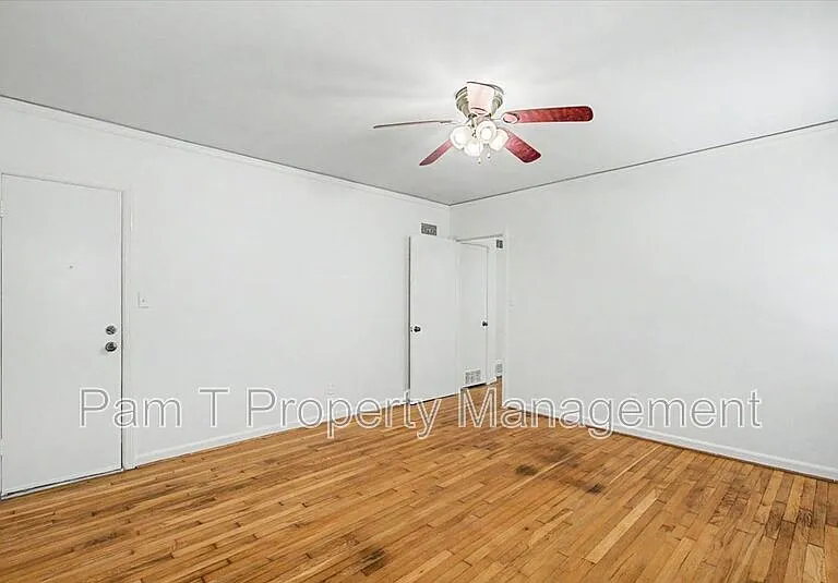 736 E 45th St #1 — Photo 11
