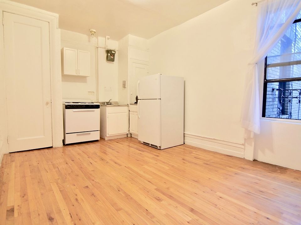 1st image of 540 Manhattan Ave #J4