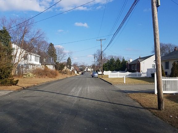 4th image of 65 Gladys St