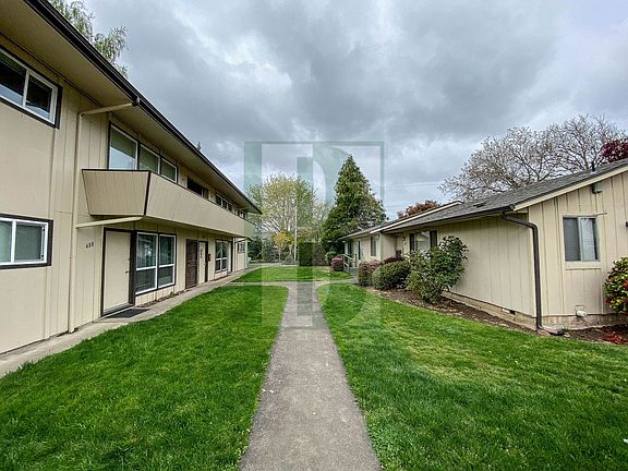 2nd image of 482-494 18th St NE #484