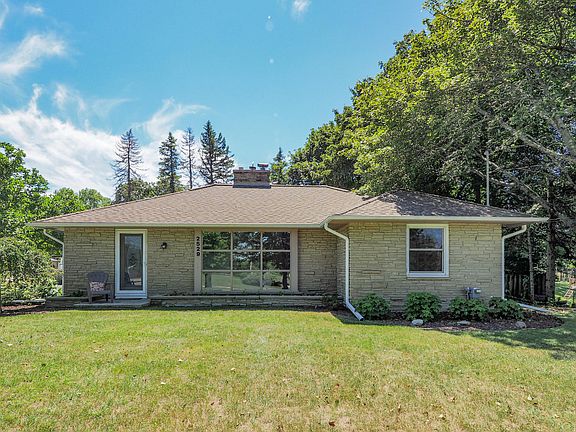 2nd image of 2529 Brookhaven Dr