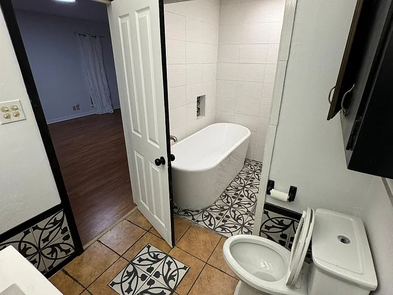 200 Shalimar Dr — Photo 32