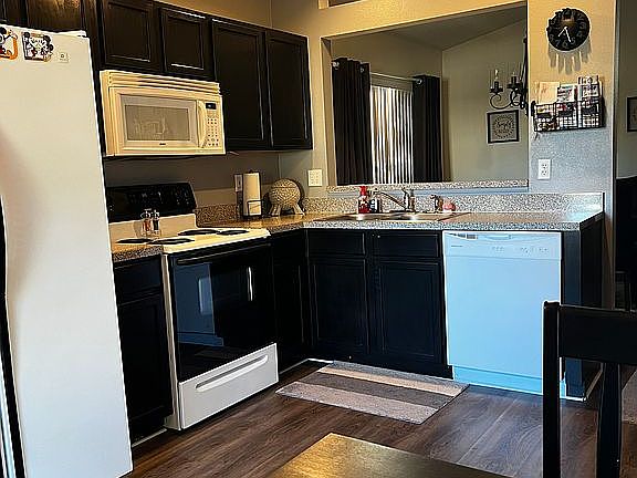 4th image of 510 Canary Island Cir