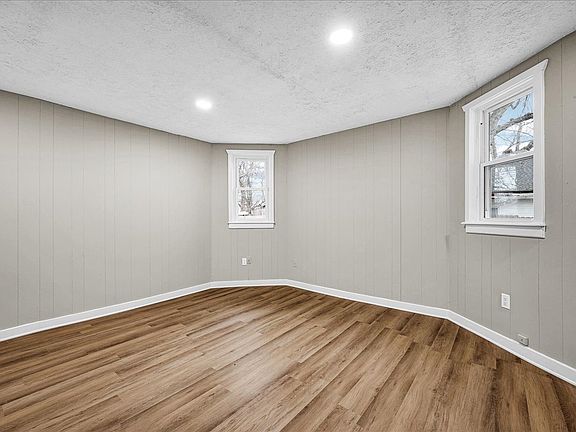 4th image of 717 W McClure Ave