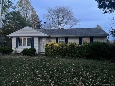 2909 Falcon Avenue, Medford, NY, 11763
