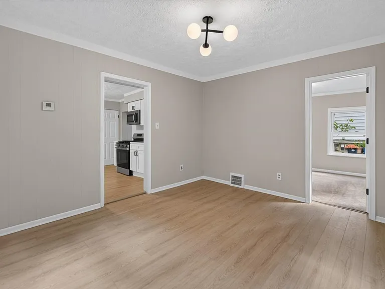 2113 Fairview Ave — Photo 6