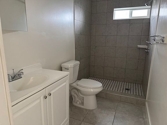 4th image of 1637 Kewalo St #C