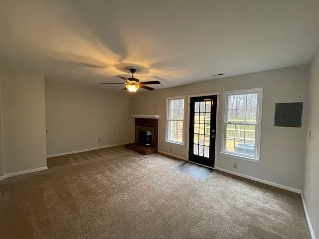 906 Wickford Dr — Photo 6