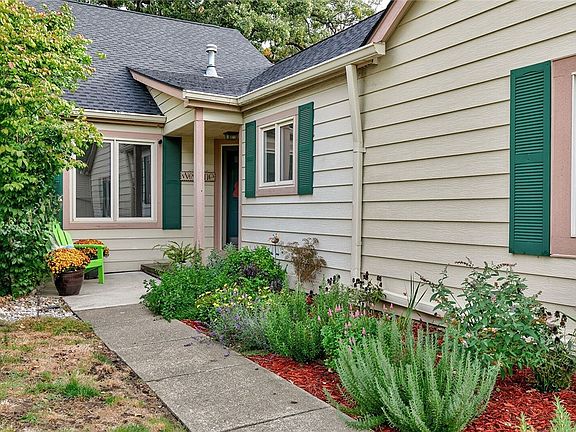 3rd image of 3515 Oak Creek Pl