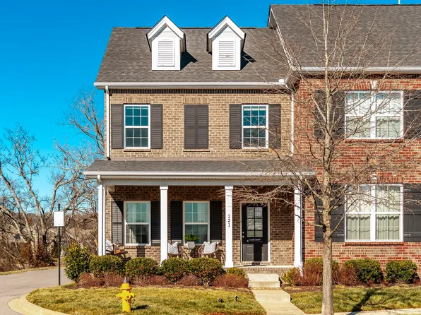 121 Saddlewood Ln, Hendersonville, TN 37075