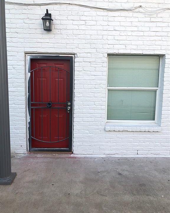 1st image of 709 Barren Springs Dr APT A