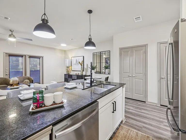 Vine + Vail Townhomes and Apartments — Photo 7