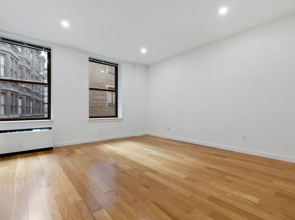 37 Wall Street image 1 of 6