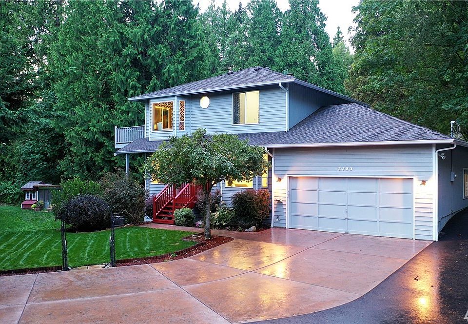 Stamped and Paved  concrete driveway with RV parking. 