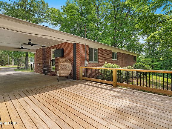 4th image of 150 Turner Dr