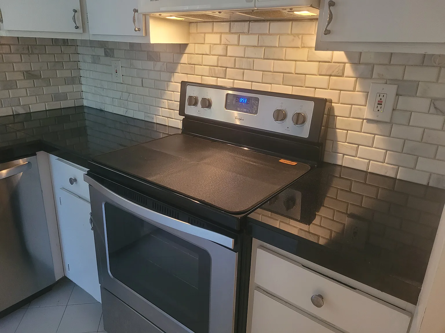 3 bed, 2.5 bath, 2200 sqft, $5,995 — Photo 4