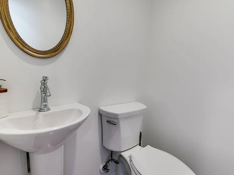 6 Martindale Ct — Photo 9