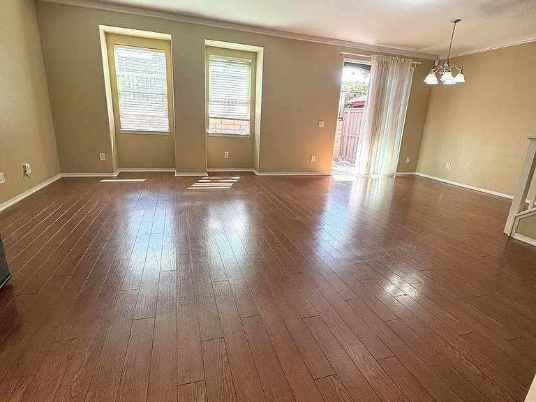S Meadowbrook Dr S — Photo 12