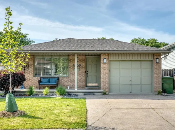 4750 Theresa Pl, Windsor, ON N8T 3M8