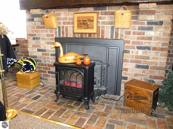 2nd image of 844 Smith St