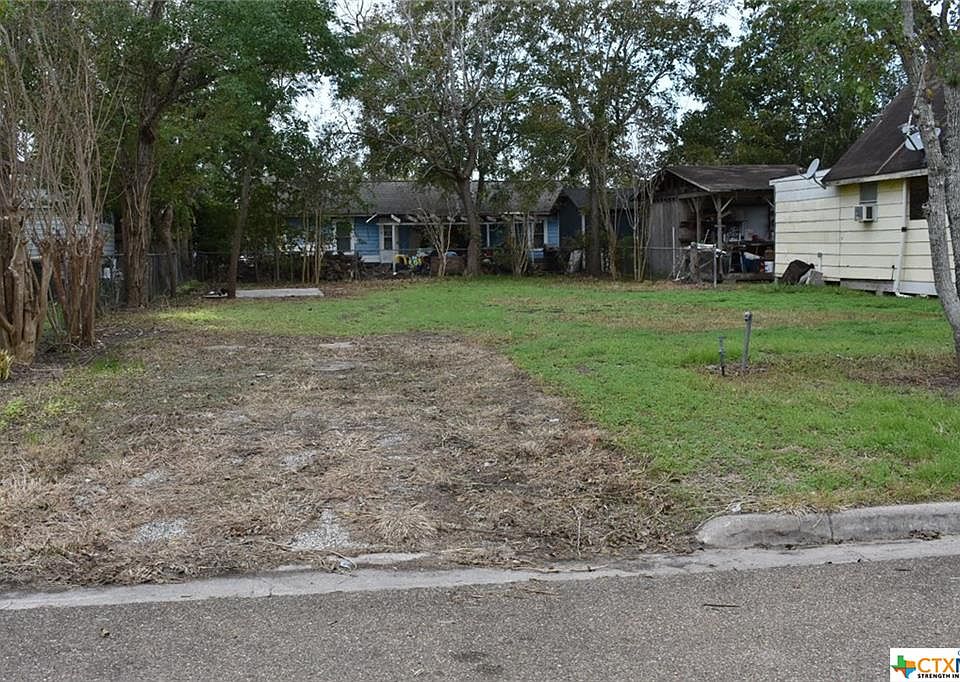 2nd image of 203 Marvelle St