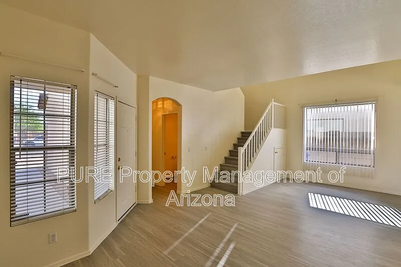 3 bed, 2.5 bath, 1654 sqft, $1,795 — Photo 4