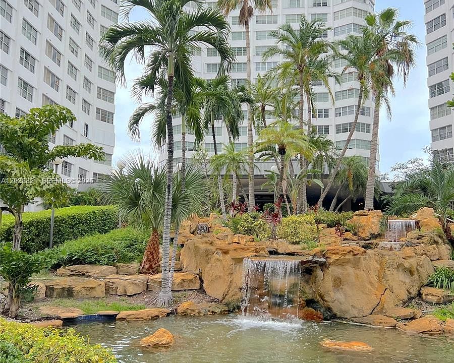 1st image of 801 Brickell Bay Dr APT 364