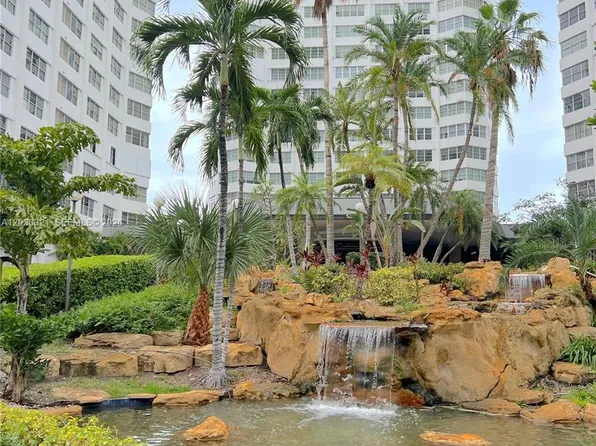 801 Brickell Bay Dr, Miami, FL