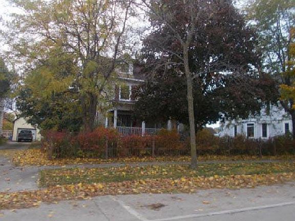 3rd image of 235 9th Ave