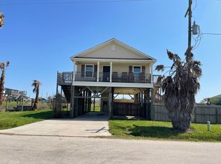 940 S Jacks Rd, Crystal Beach, TX 77650