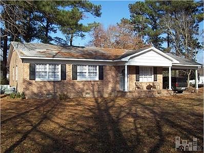 Big beautiful brick home located only 1.1 miles out of Clinton on Turkey Hwy.