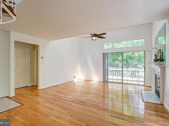 4th image of 5915 Barbados Pl APT 201