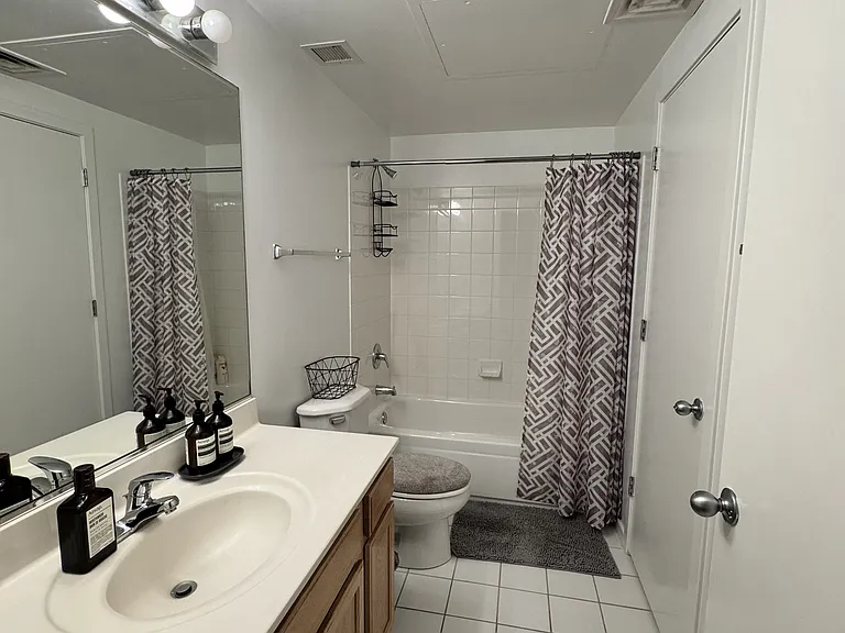 208 W Washington St #1208 — Photo 19