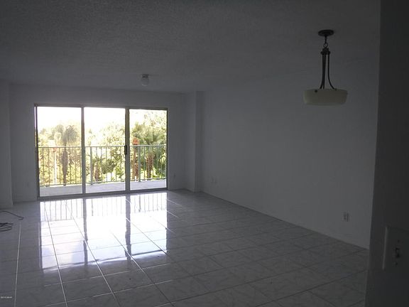 3rd image of 4 Oceans West Blvd APT 208A