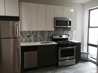 Rented by Weissman Realty