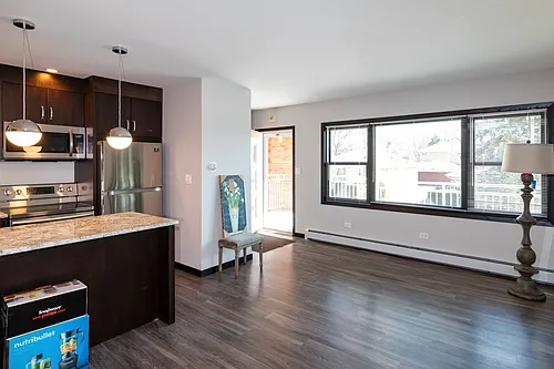 800 N Hamlin Ave #2B Photo 1