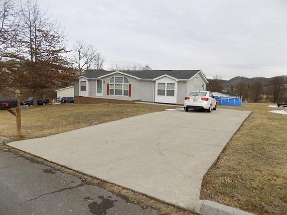 3rd image of 111 Alexander Crossing Dr
