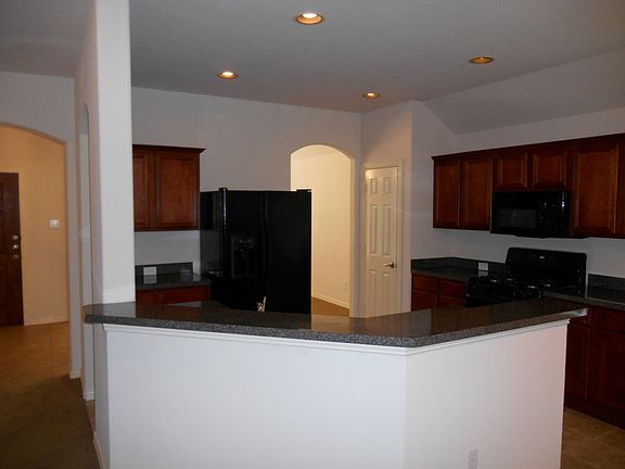 4th image of 10510 Saint Georges Dr