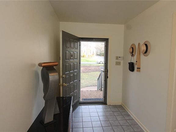 4th image of 1906 Tunbridge Dr