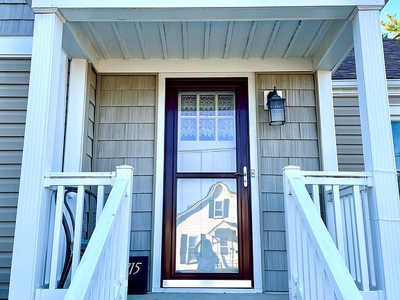 2nd image of 715 Saint Vincents Ave