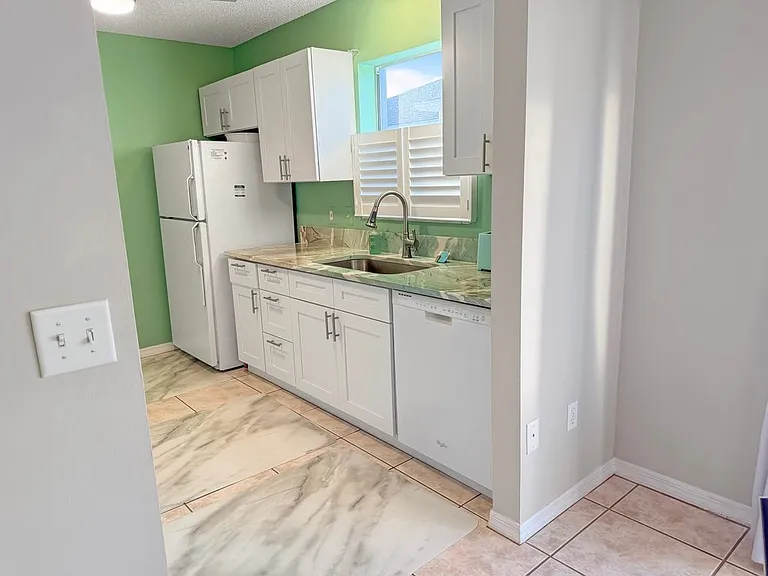 408 Duarte Ln — Photo 4