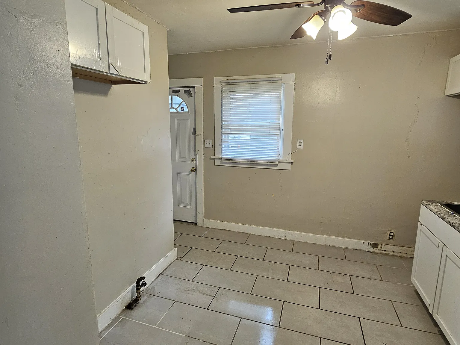 2 bed, 1000 sqft, $1,200 — Photo 3