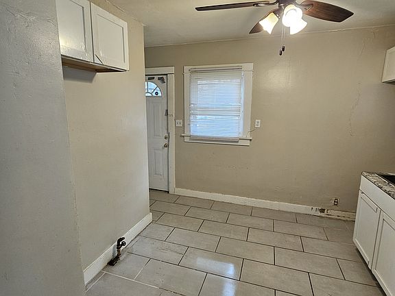 3rd image of 320 Huron Ave