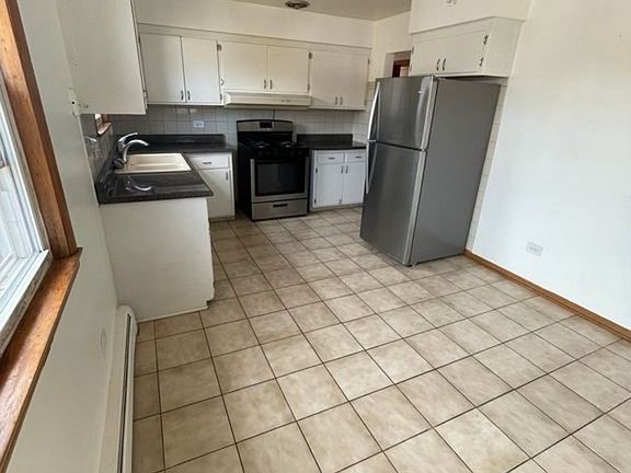 4th image of 2146 N Moody Ave #2
