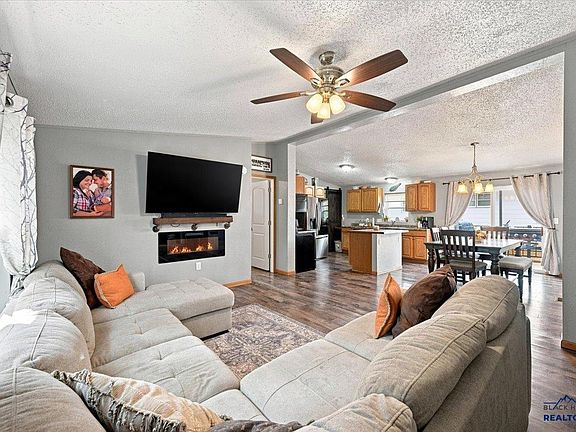 4th image of 5656 Meteor St