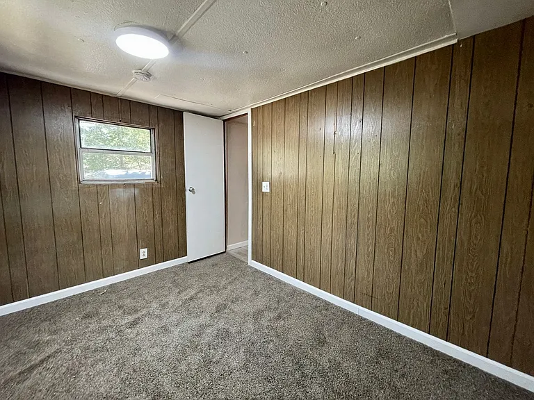 7625 Joseph St — Photo 12