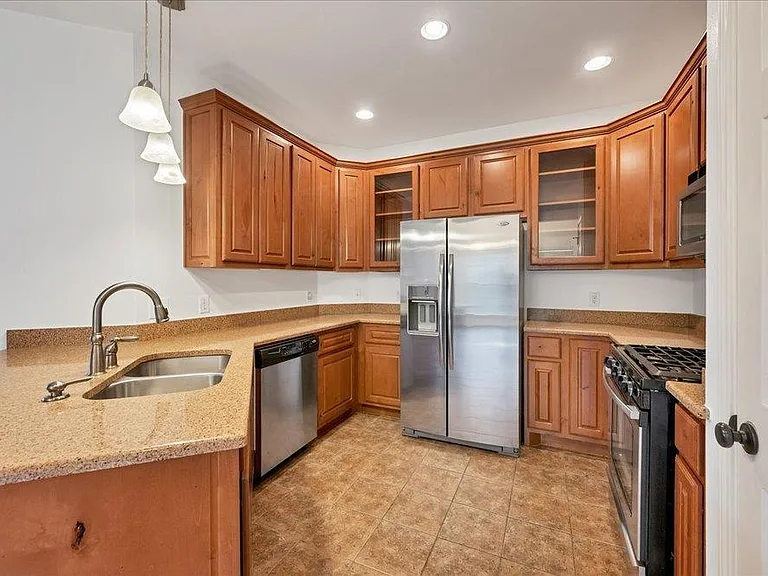 4600 Rivka Cv — Photo 4
