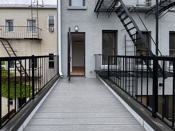 3rd image of 163 India St APT 2R